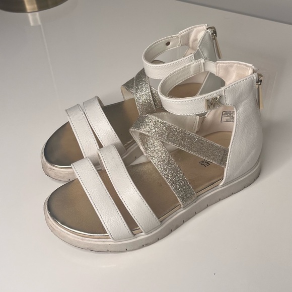 Micheal Kors kids sandals - Picture 1 of 5